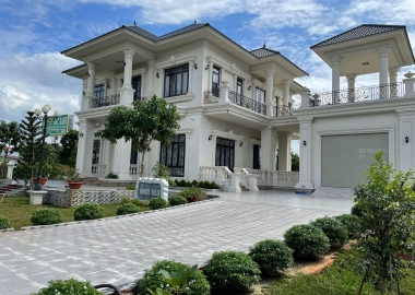 Villa với không gian sân vườn rộng lớn
